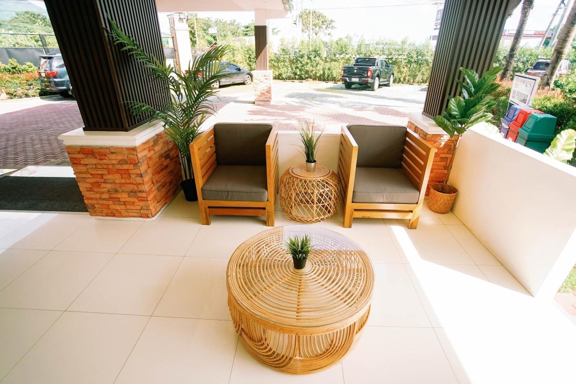 3 Peaks Resort & Boutique Hotel Lipa City Ngoại thất bức ảnh